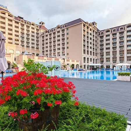Melia Grand Hermitage All Inclusive Golden Sands Bagian luar foto The hotel's swimming pool