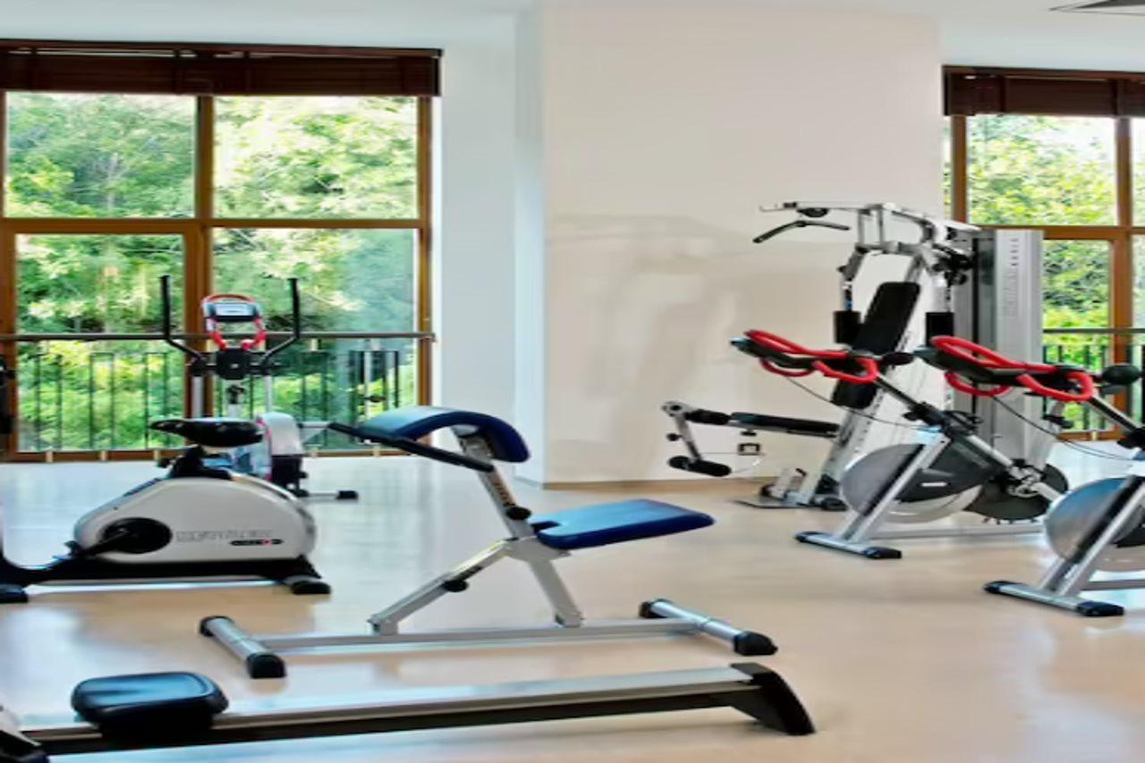 Melia Grand Hermitage All Inclusive Golden Sands Bagian luar foto A typical home gym