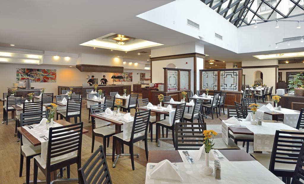 Melia Grand Hermitage All Inclusive Golden Sands Bagian luar foto The restaurant