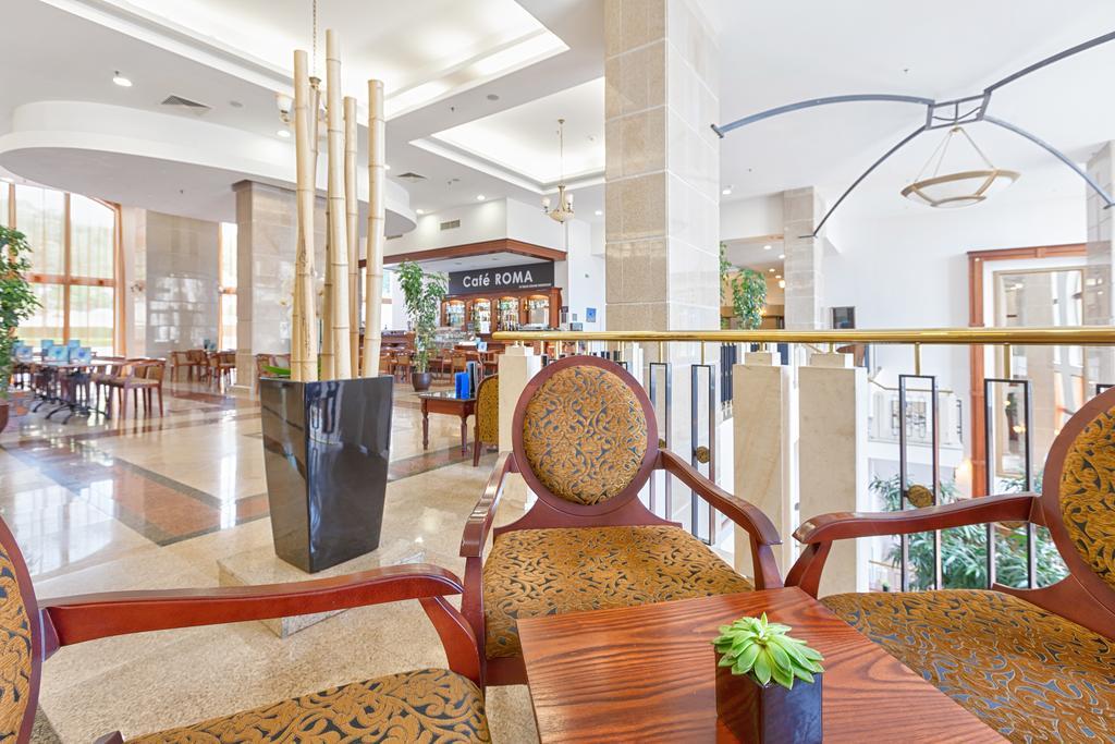 Melia Grand Hermitage All Inclusive Golden Sands Bagian luar foto The lobby of the hotel