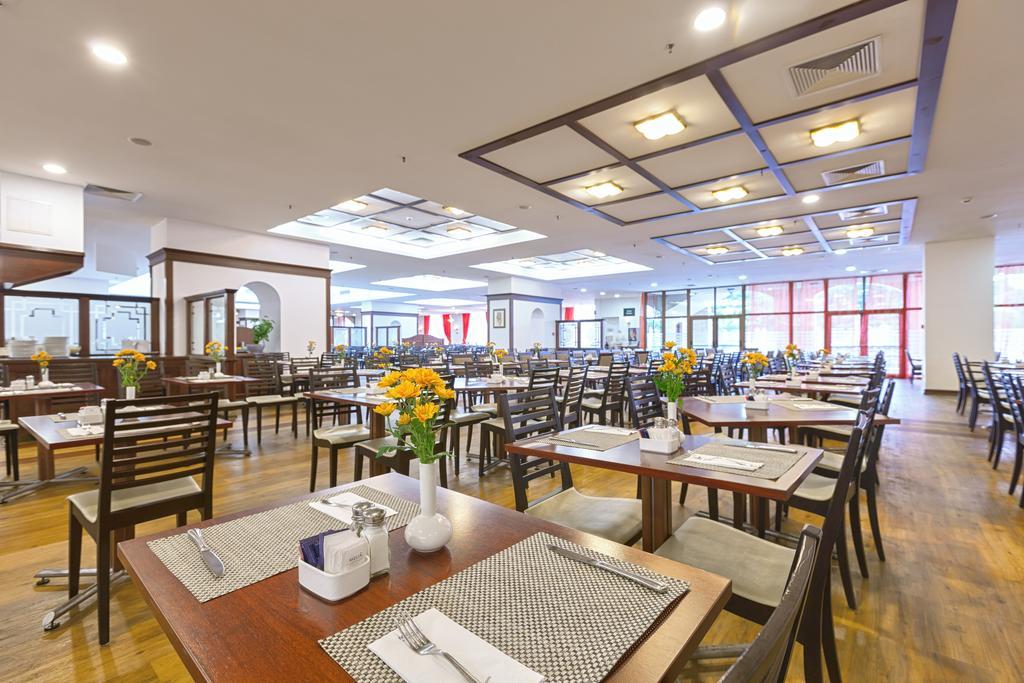 Melia Grand Hermitage All Inclusive Golden Sands Bagian luar foto Restaurant
