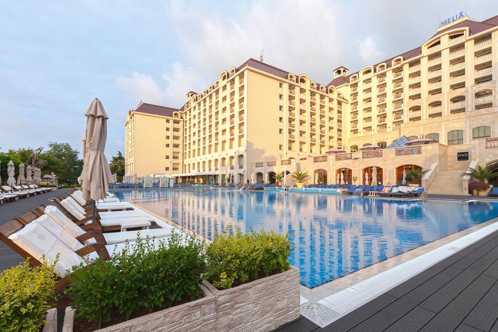 Melia Grand Hermitage All Inclusive Golden Sands Bagian luar foto The hotel's main building