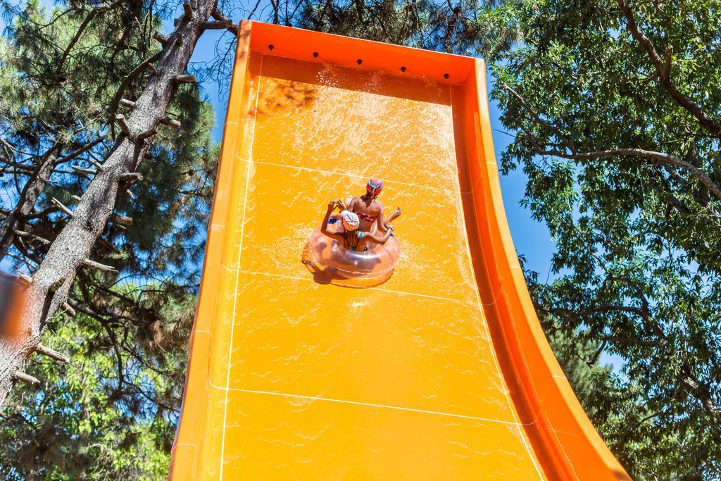 Melia Grand Hermitage All Inclusive Golden Sands Bagian luar foto The slide at the top of the flume
