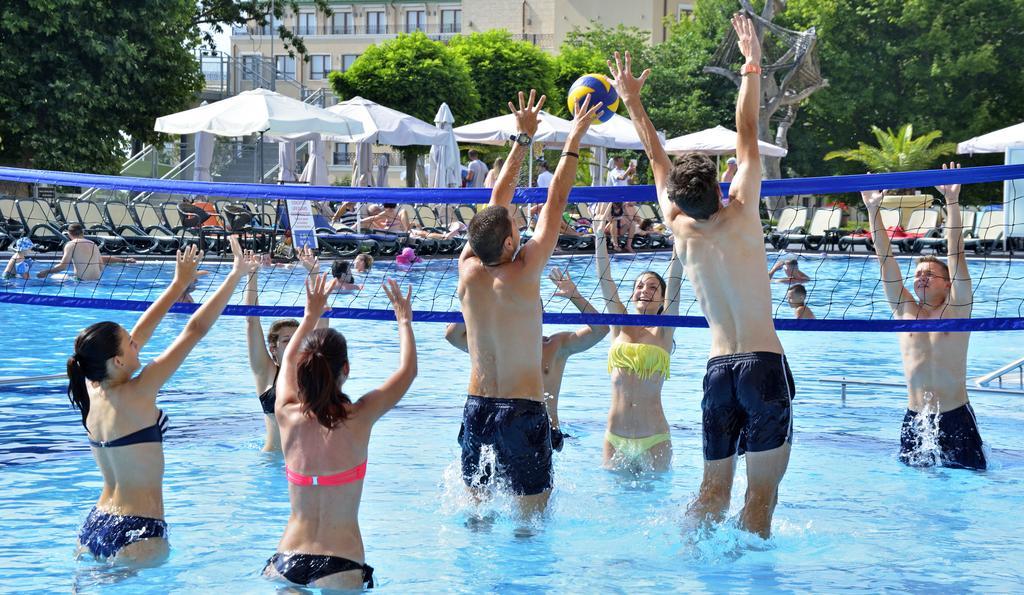 Melia Grand Hermitage All Inclusive Golden Sands Bagian luar foto Water volleyball