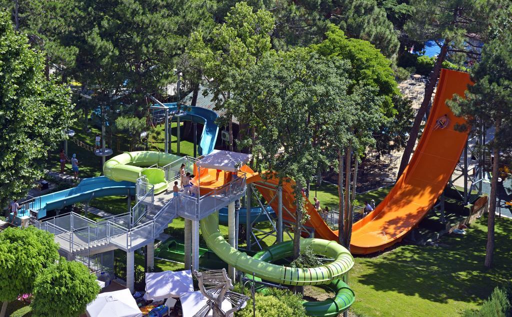 Melia Grand Hermitage All Inclusive Golden Sands Bagian luar foto The water park